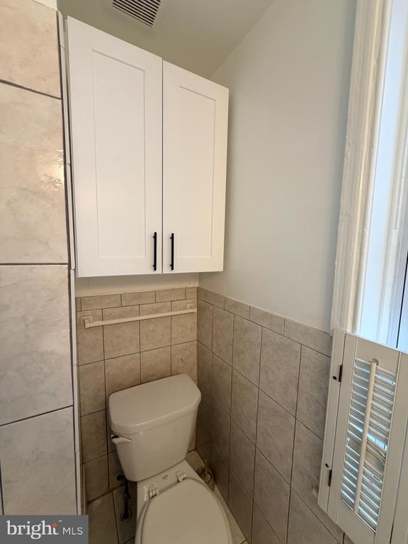 Building Photo - 2917 W Girard Ave