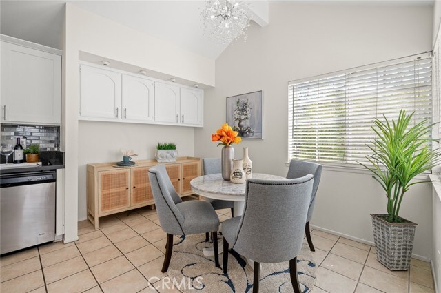 Building Photo - 20763 E Crest Ln