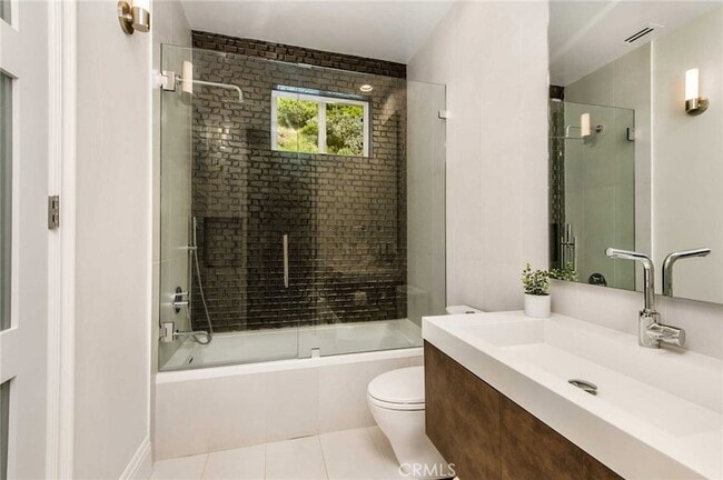 Building Photo - 1756 Clear View Dr