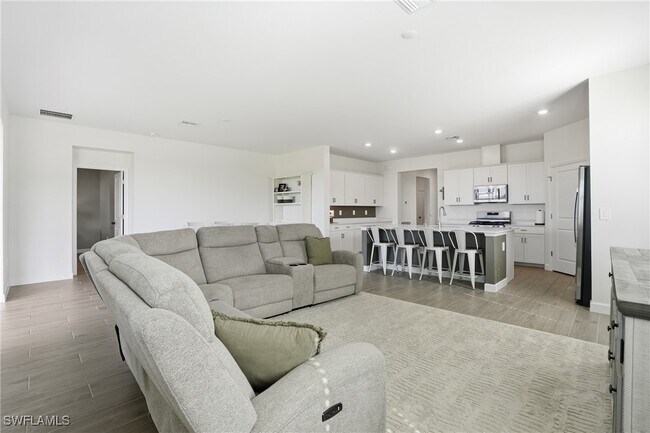 Building Photo - 19306 Hinkley Dr