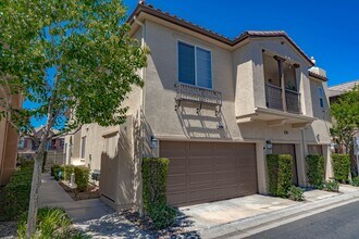 Building Photo - COMING SOON! Charming 3-Bedroom Townhome w...