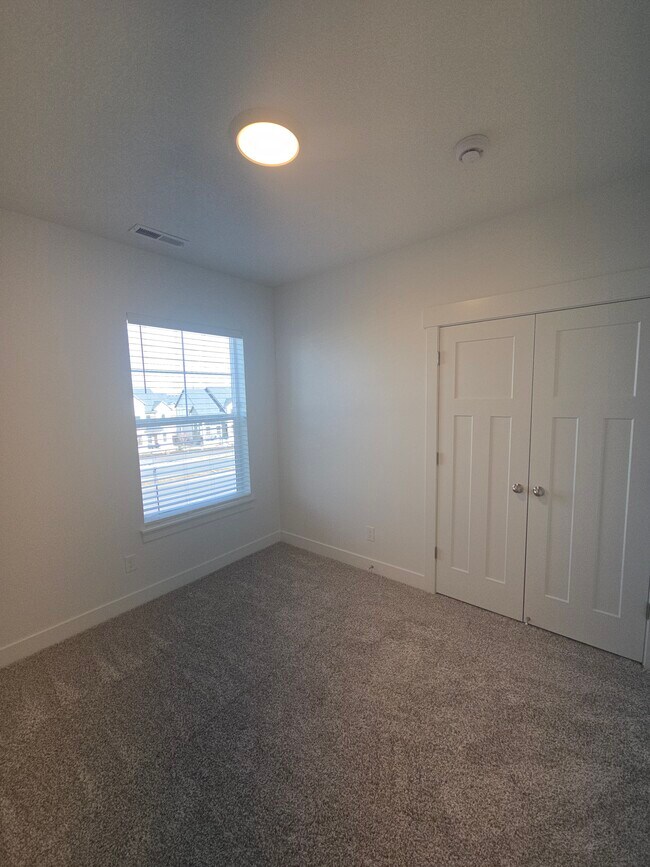 Building Photo - 6512 Skyline Lp Ln