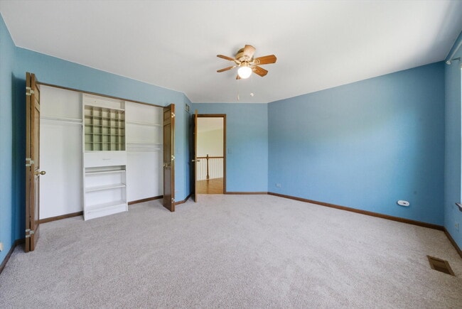 Building Photo - Spacious 4-Bedroom Home with Finished Basement and Modern Upgrades in Grayslake
