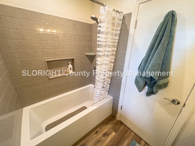 Building Photo - AVAILABLE NOW - Charming Nipomo Home - 3 Bed / 2 Bath