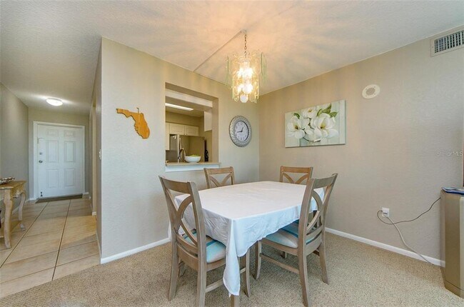 Building Photo - 900 Cove Cay Dr