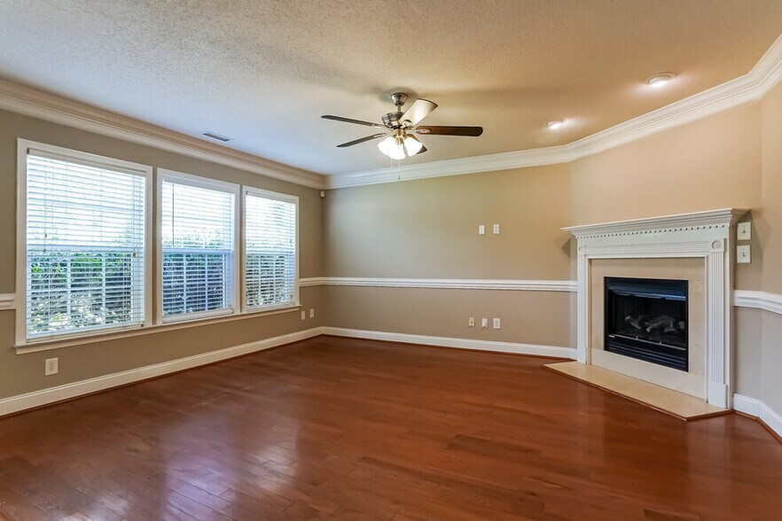 Building Photo - 124 Sleeper Car Ln