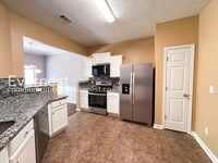 Building Photo - 729 Mountain Laurel Dr