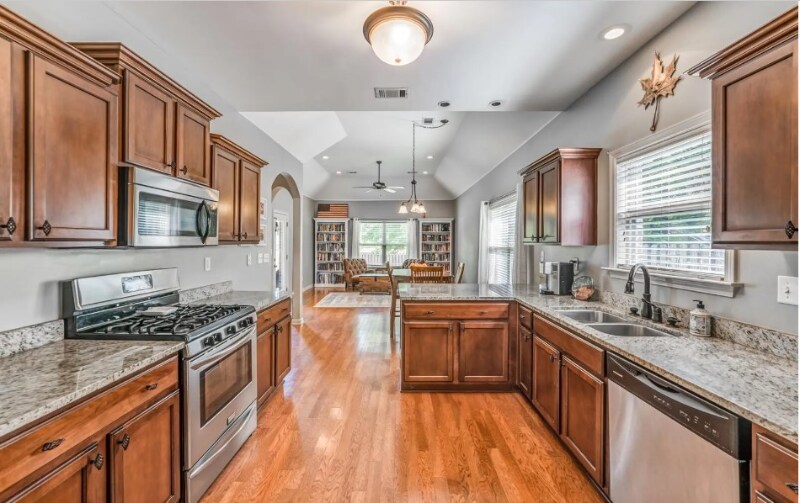 Building Photo - 10165 Carly Dr