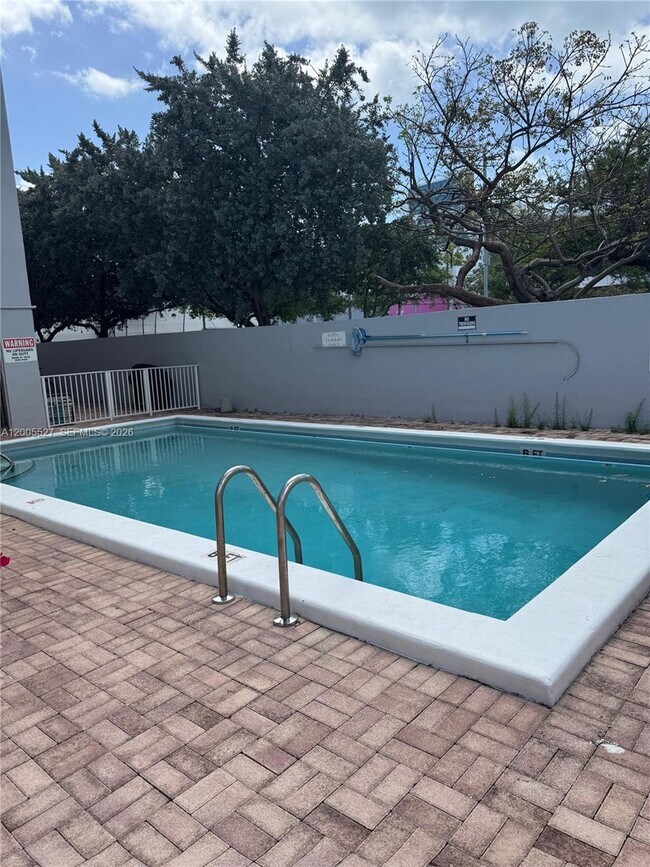 Building Photo - 6725 Harding Ave