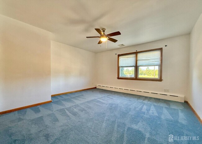 Building Photo - 452 Cranbury Rd
