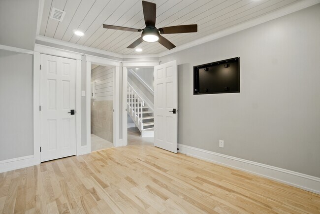 Building Photo - 100 Pinewood Rd