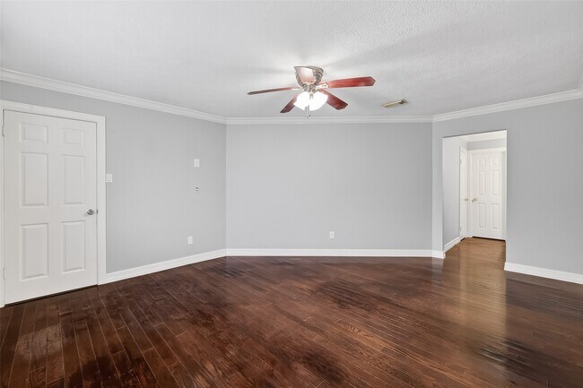 Building Photo - 14023 Bay Gardens Dr