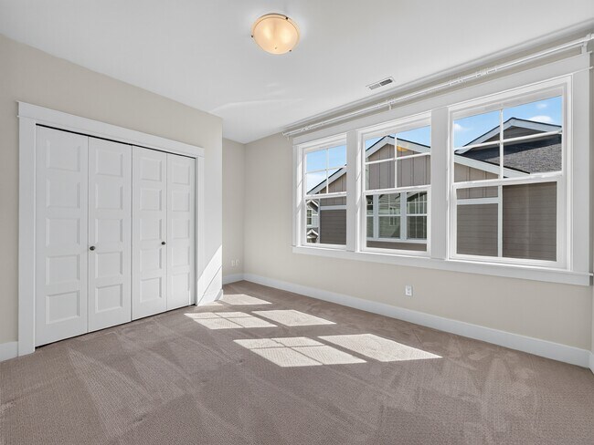 Building Photo - 21238 80th Ave W