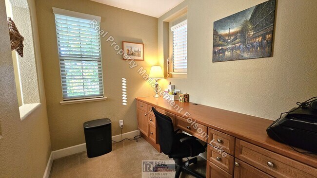 Building Photo - 1529 Borrasca Dr