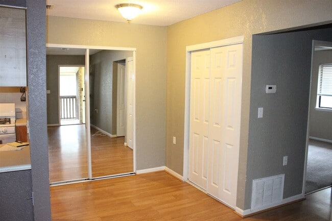 Building Photo - 317 Mabry St