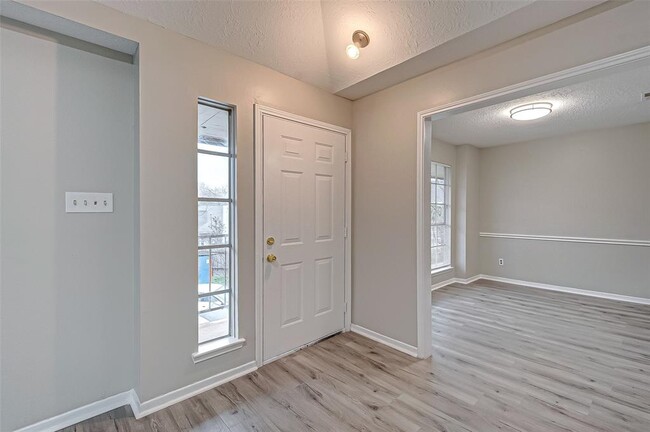 Building Photo - 11503 Meadow Ln