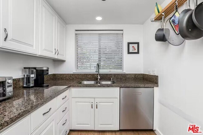 Building Photo - 2960 Neilson Wy