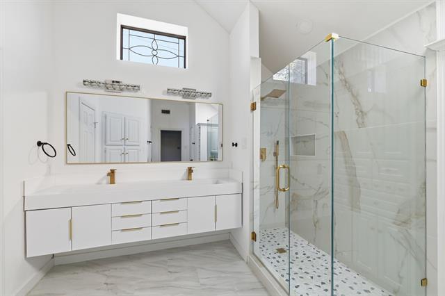 Building Photo - 18516 Featherwood Dr