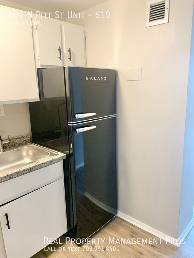 Building Photo - 801 N Pitt St