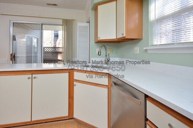 Building Photo - 425 Summerwalk Cir