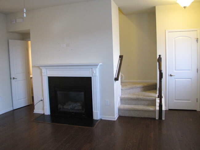 Building Photo - 74 Pocono Dr