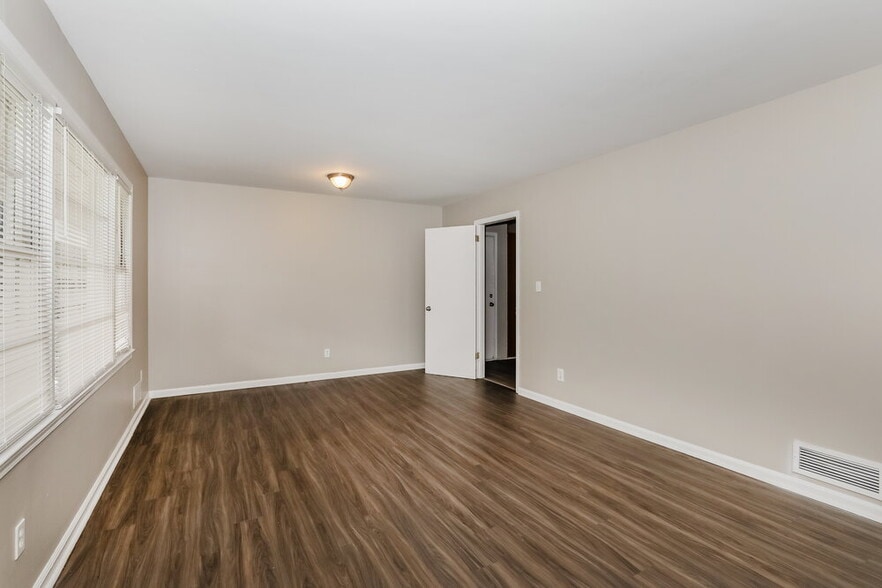 Building Photo - 7487 Grayson Dr