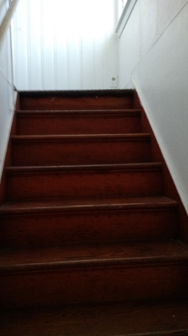 Building Photo - 1712 Vernon St