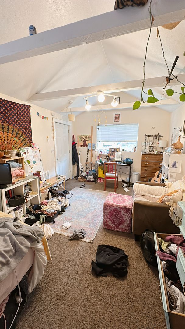 Building Photo - PRELEASE:  4+bdrm/1bath near WWU + Sehome Hill