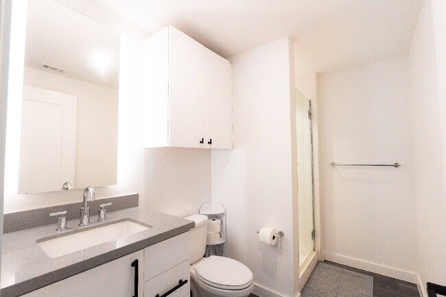 Building Photo - Stylish Furnished Loft Steps from Downtown