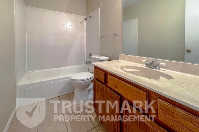 Building Photo - 2407 Armadillo Dr