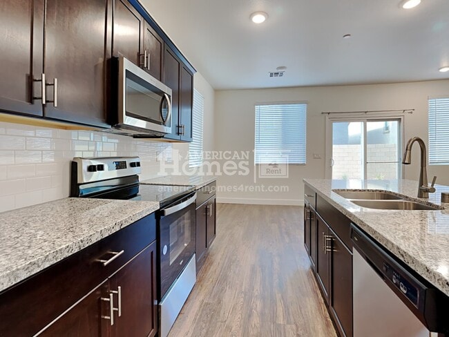 Building Photo - 82 Cabaletta Lane