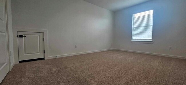 Building Photo - 8423 Bay Rdg Cir