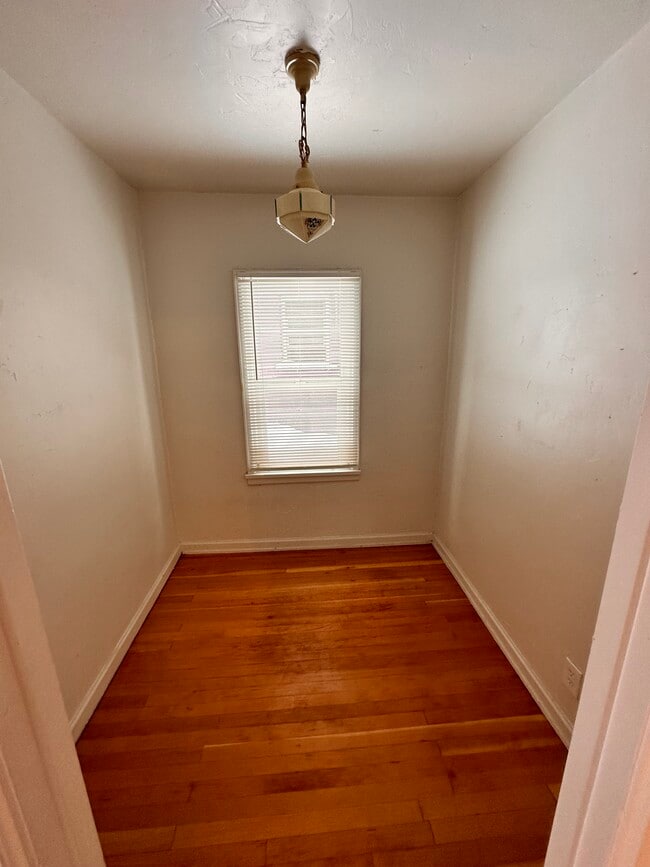 Building Photo - 2445 Custer Ave