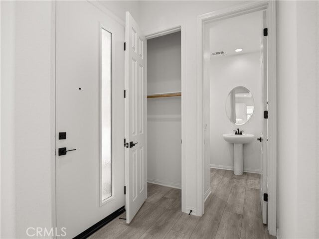 Building Photo - 27448 Pioneer Ct