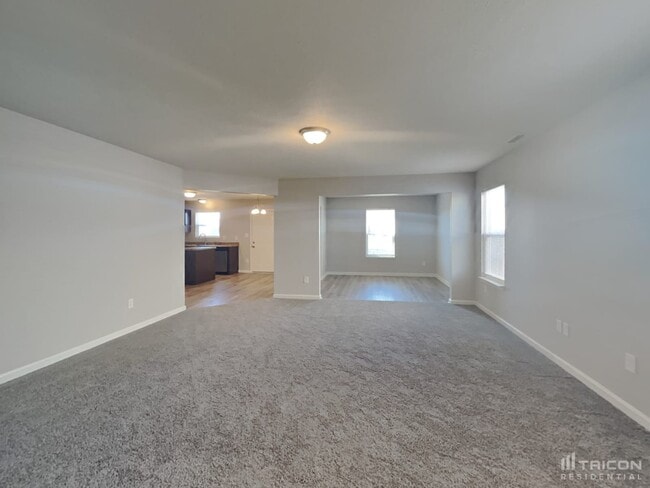 Building Photo - 2840 Beethoven Ave