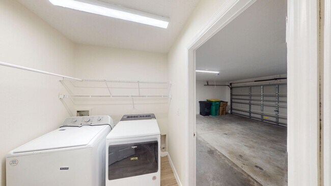 Building Photo - Beautiful 4Bed/ 2Bath Home in Doral Pointe - Kissimmee!!!