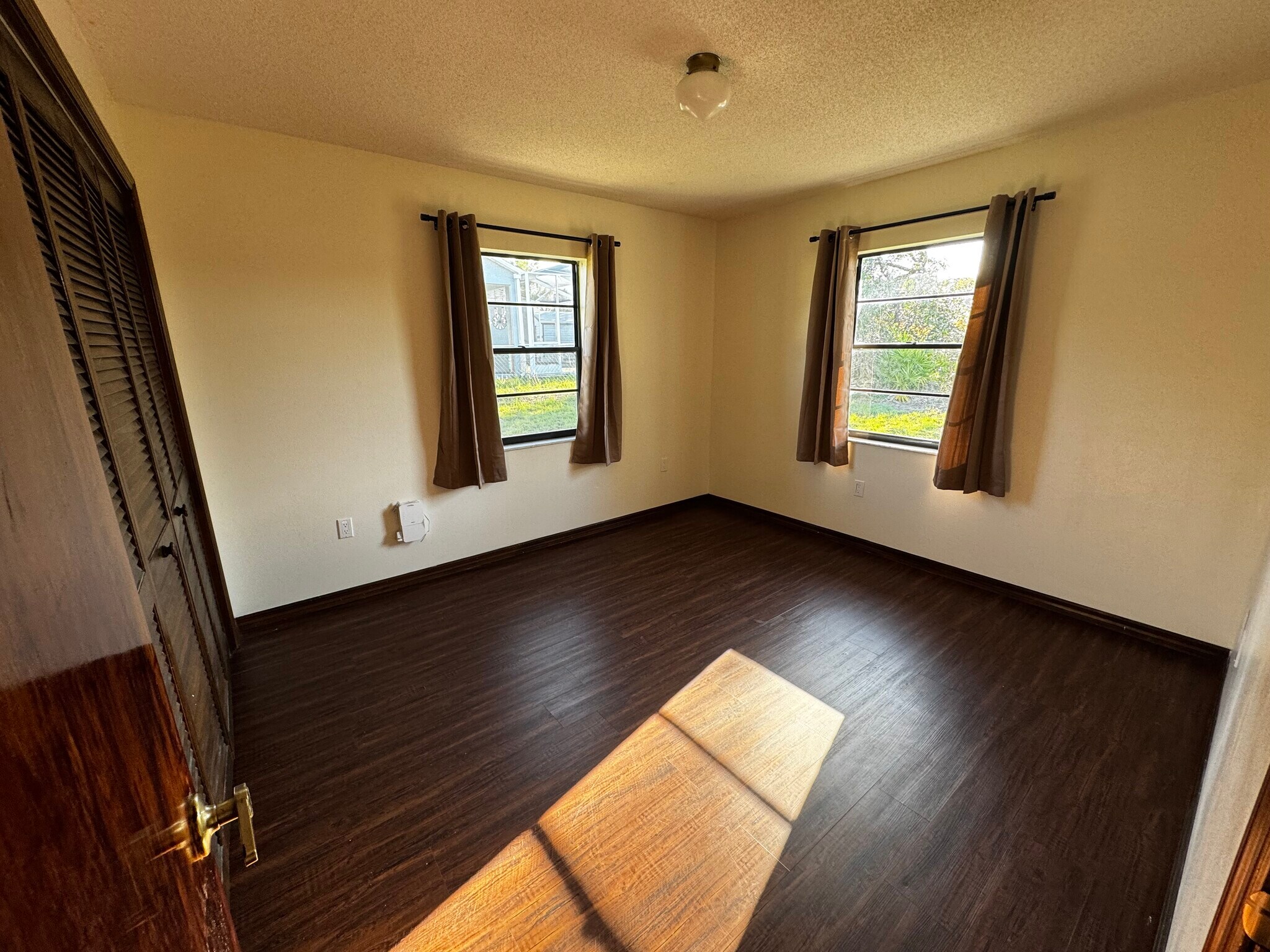 Building Photo - 1065 Altoona Ave