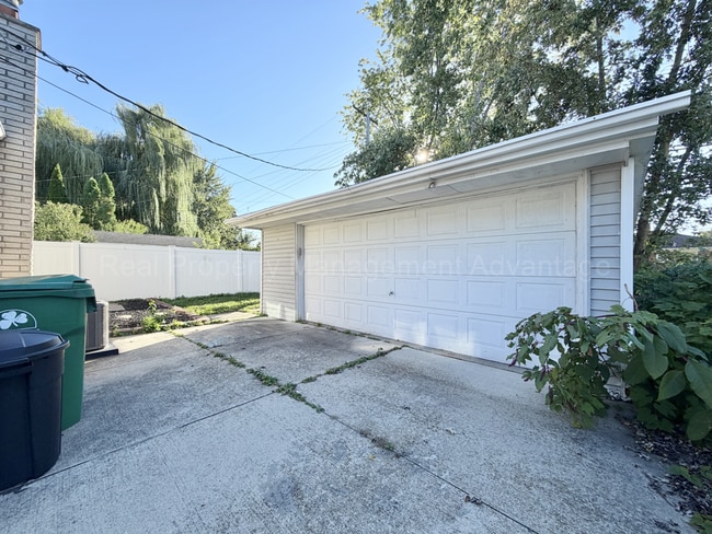 Building Photo - Solid Brick and Renovated with New Kitchen...