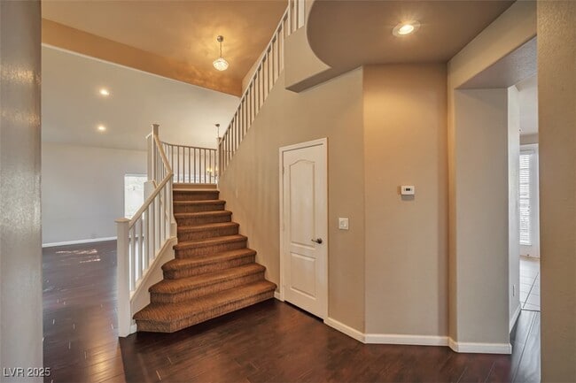 Building Photo - 1740 Flores Ln