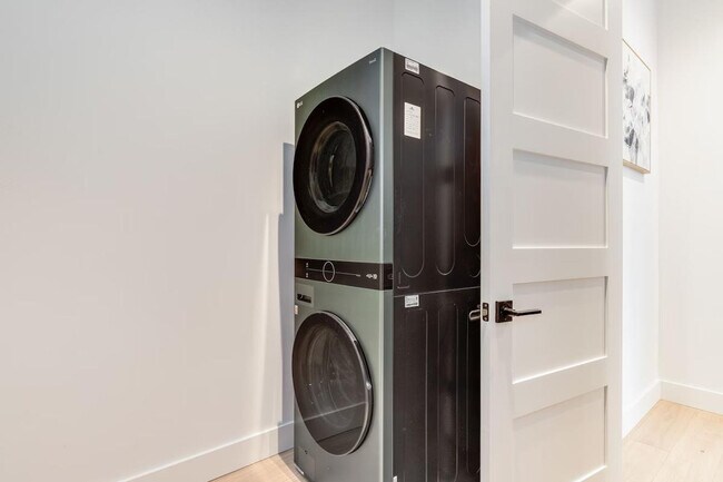 Building Photo - 115 110th Pl SE