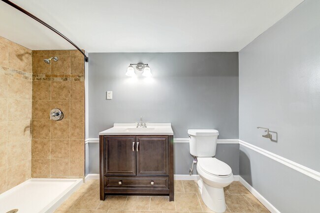 Building Photo - 1140 Collingwood Dr
