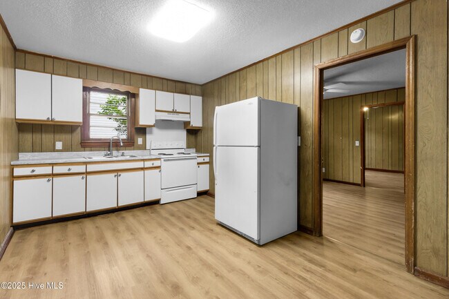 Building Photo - 1614 McKinley Ave