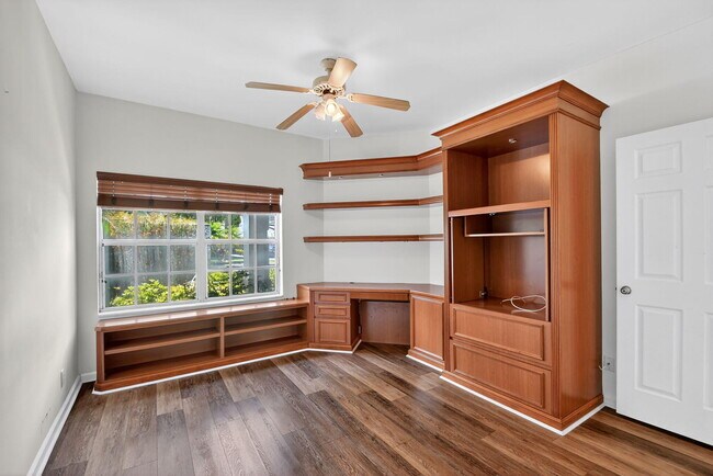 Building Photo - 11570 Briarwood Cir