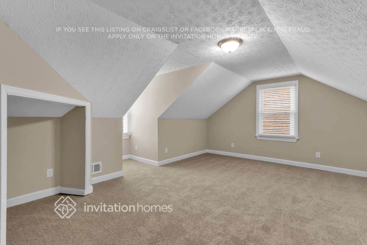 Building Photo - 6412 Phillips Pl