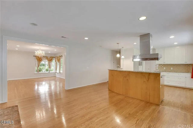 Building Photo - 303 E Las Flores Ave