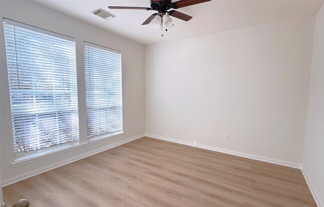 Building Photo - 8610 Rising Oak Ln