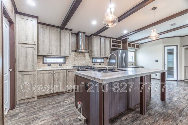 Building Photo - 413 Co Rd 6812