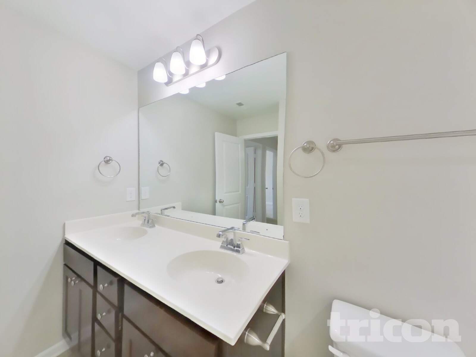 Building Photo - 311 Woodfern Ct