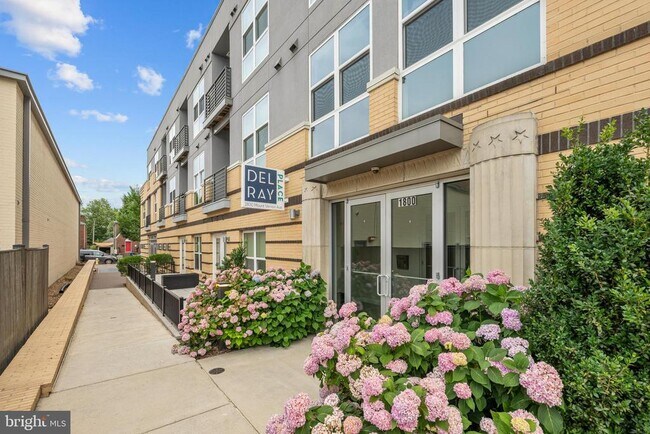 Building Photo - 1800 Mt Vernon Ave