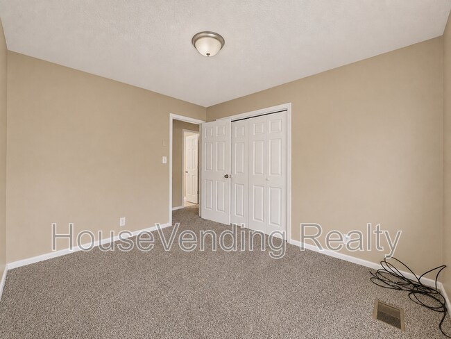 Building Photo - 6204 Trailhead Cir